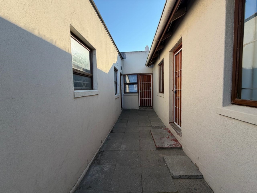 To Let 2 Bedroom Property for Rent in Blackheath Industrial Western Cape